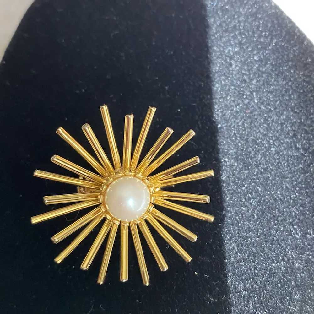 Gold Tone Starburst Brooch Faux Pearl - image 3