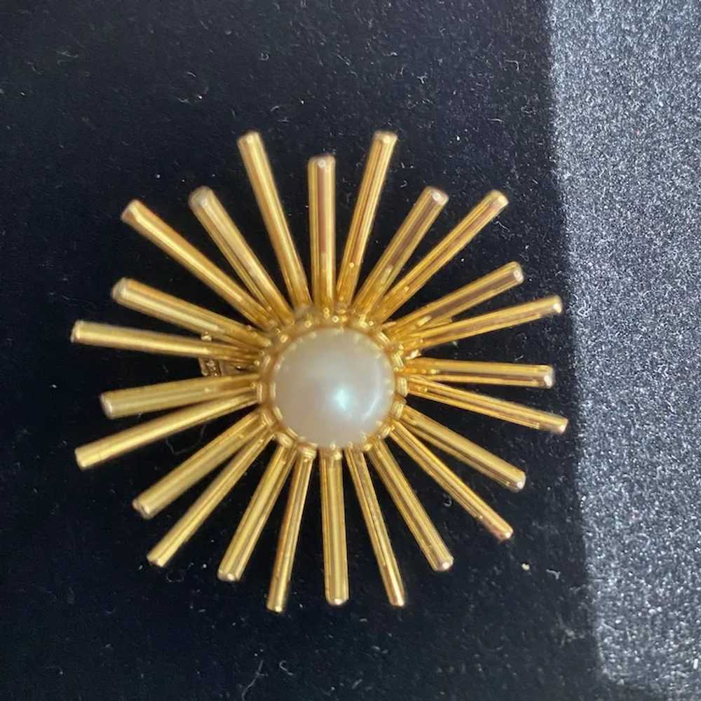 Gold Tone Starburst Brooch Faux Pearl - image 4