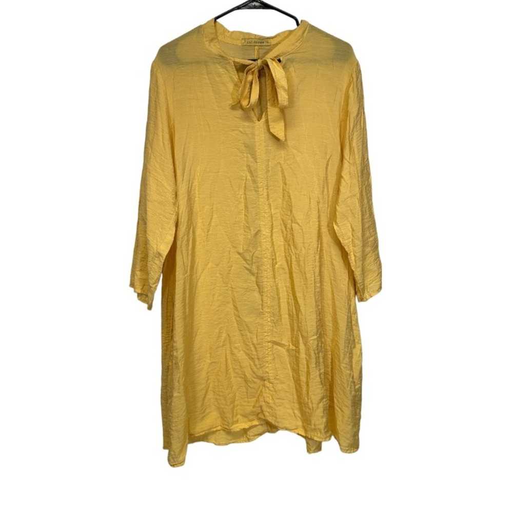 Cut Loose Yellow Tie Neck 3/4 Sleeve Lightweight … - image 1