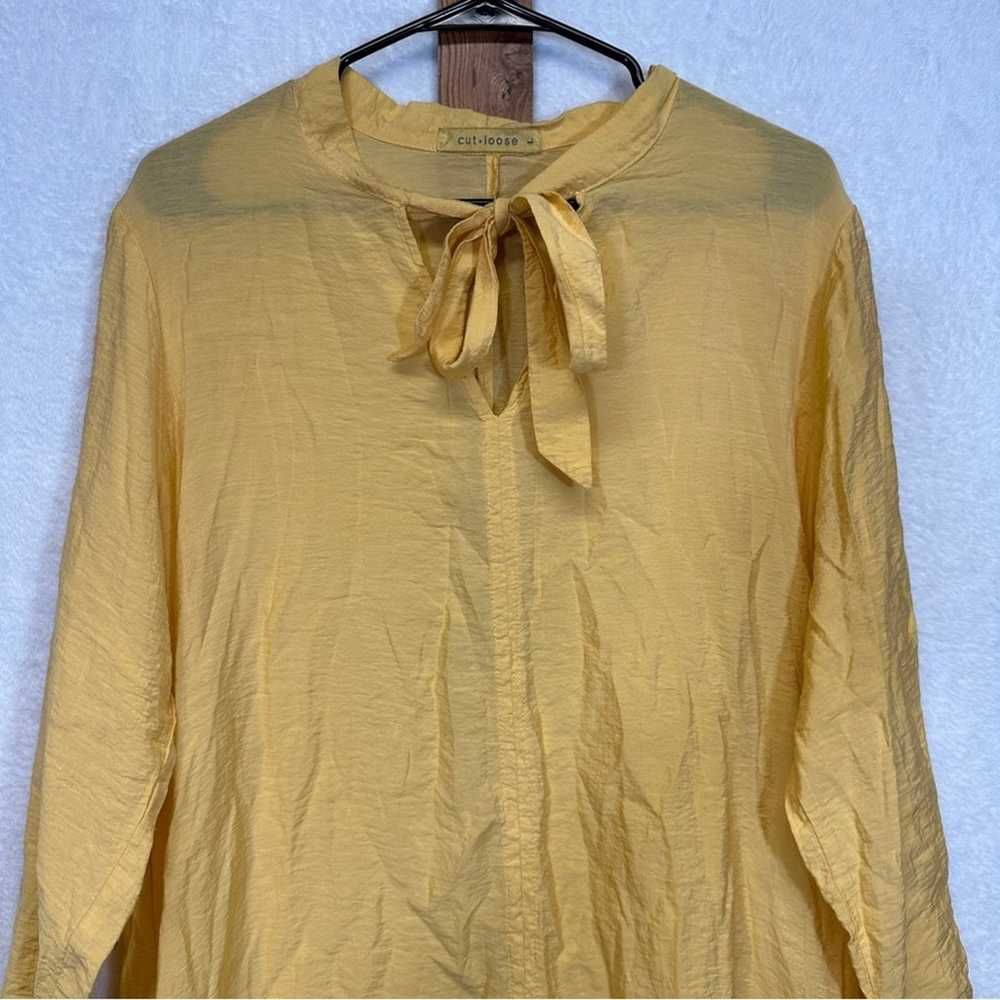 Cut Loose Yellow Tie Neck 3/4 Sleeve Lightweight … - image 2