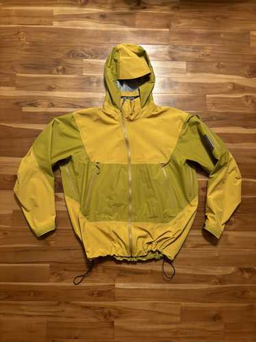 Arc'Teryx Vintage Y2K era Arc’teryx Alpha SV Gore… - image 1