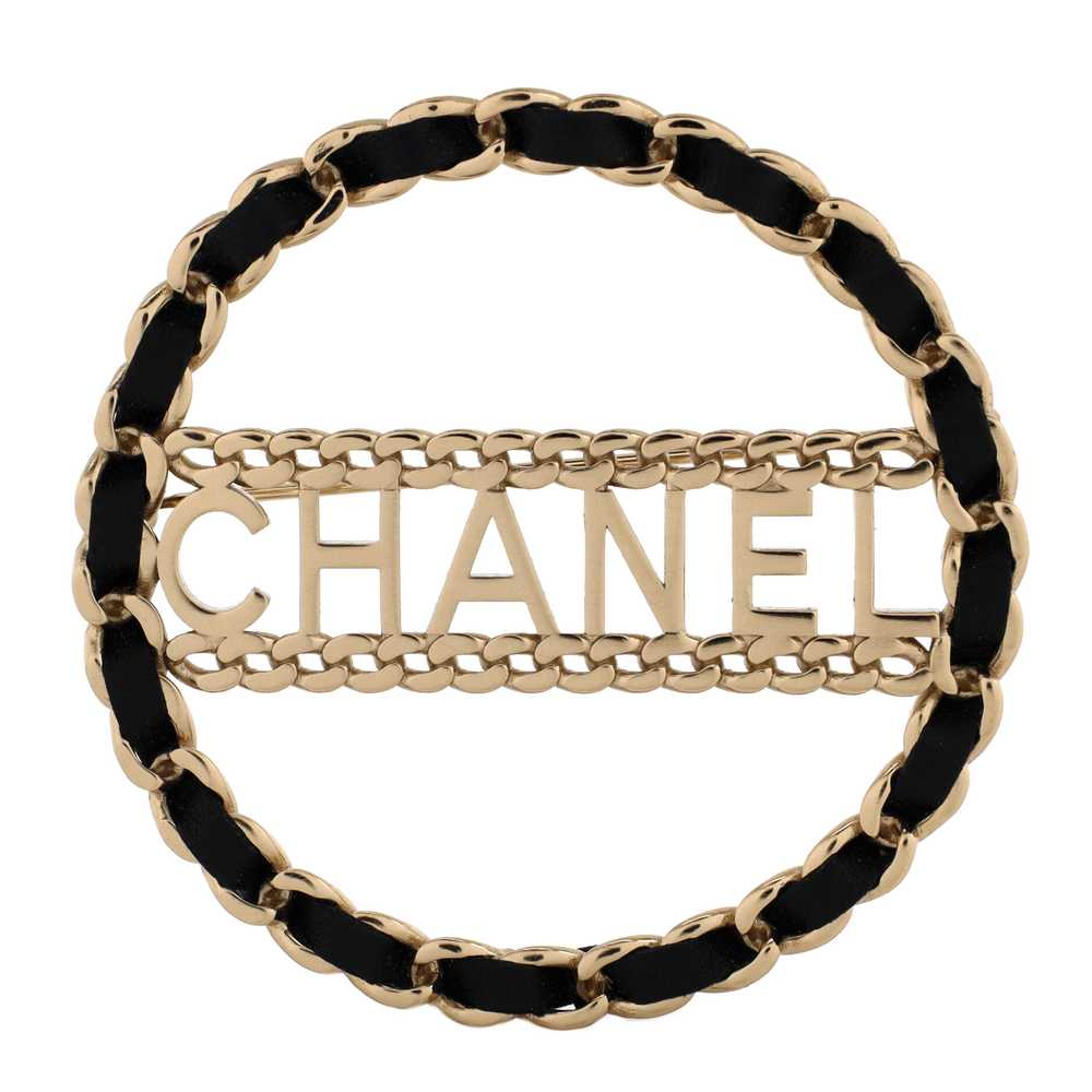 CHANEL Logo Chain Link Round Brooch - image 1