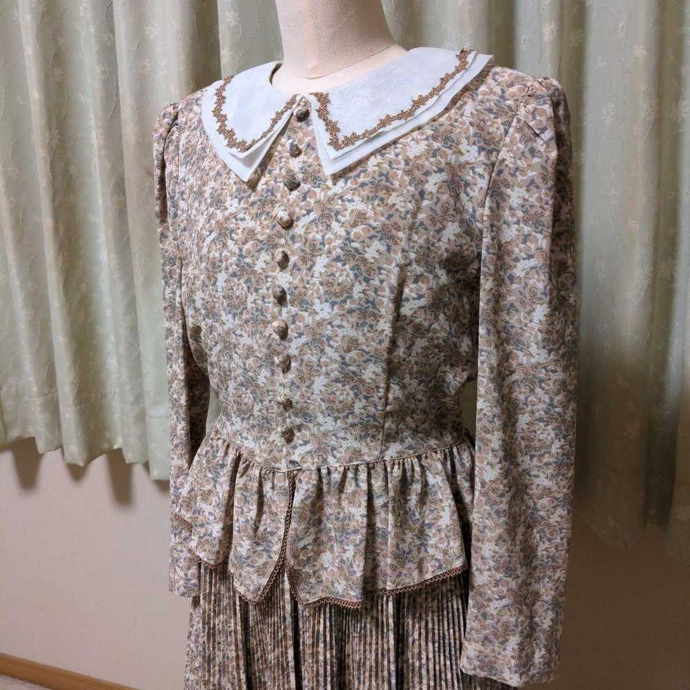 Excellent condition floral patterned dress. - image 2