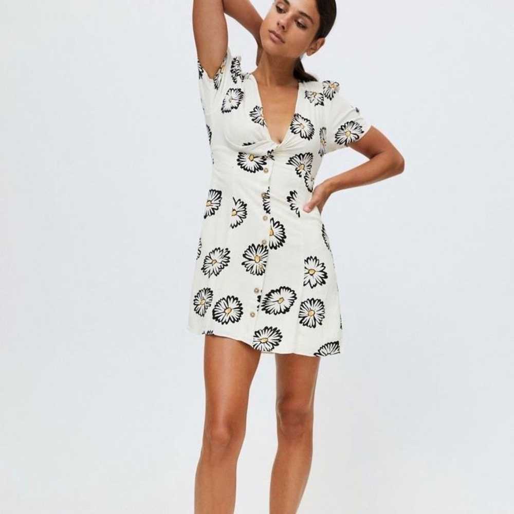 Urban Outfitters Floral Daisy Print Mini Dress - image 1