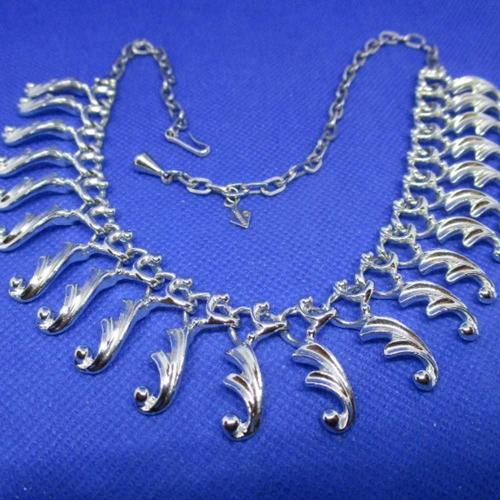 SARAH COVENTRY FANCY Free Silver Tone Metal Neckl… - image 4