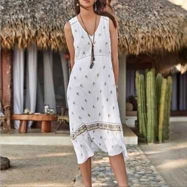 Sundance Destinations white selling dress