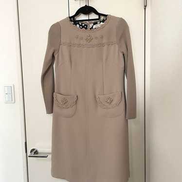 Beige bead-decorated long-sleeve dress, super beau