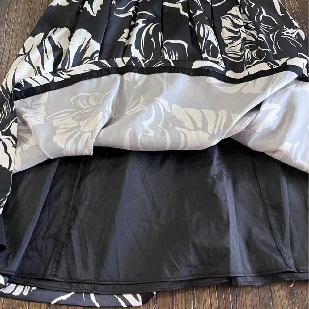 White House Black Market Black and White Satin Fl… - image 10