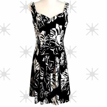 White House Black Market Black and White Satin Fl… - image 1