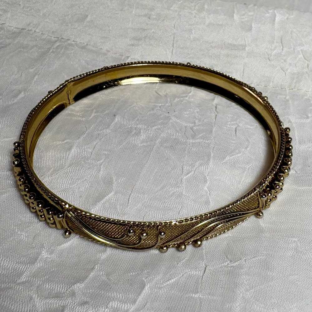 Vintage Gold Tone Mesh & Wired Bangle Bracelet - image 9