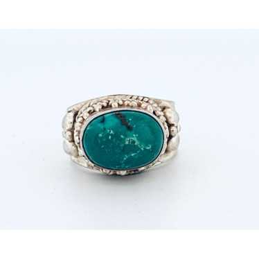 Designer Vintage Oval Cabochon Turquoises Decorate