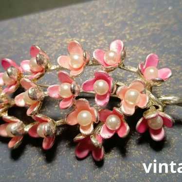 Vintage Brooch Faux Pearl Pink Small Flowers Cute… - image 1