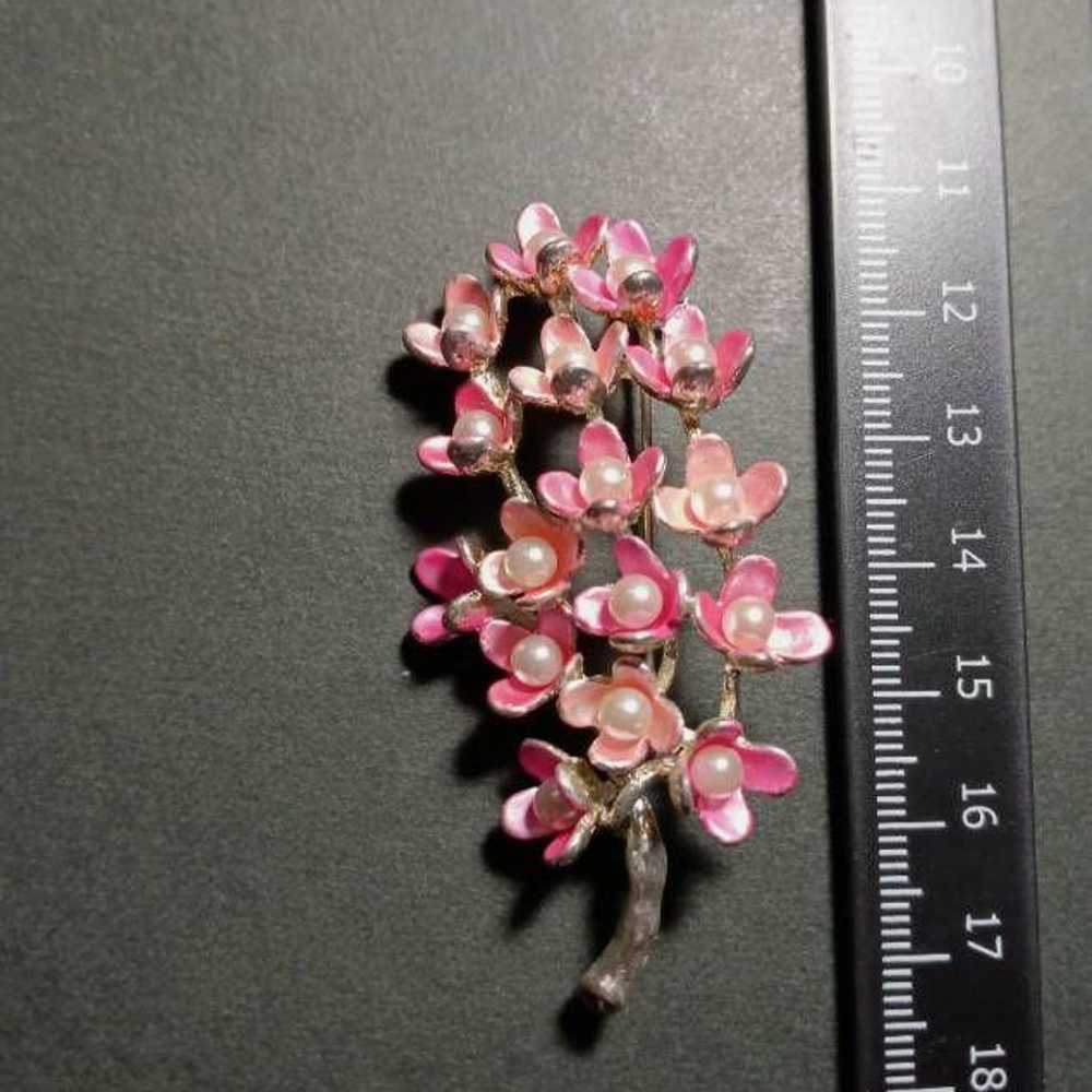 Vintage Brooch Faux Pearl Pink Small Flowers Cute… - image 7