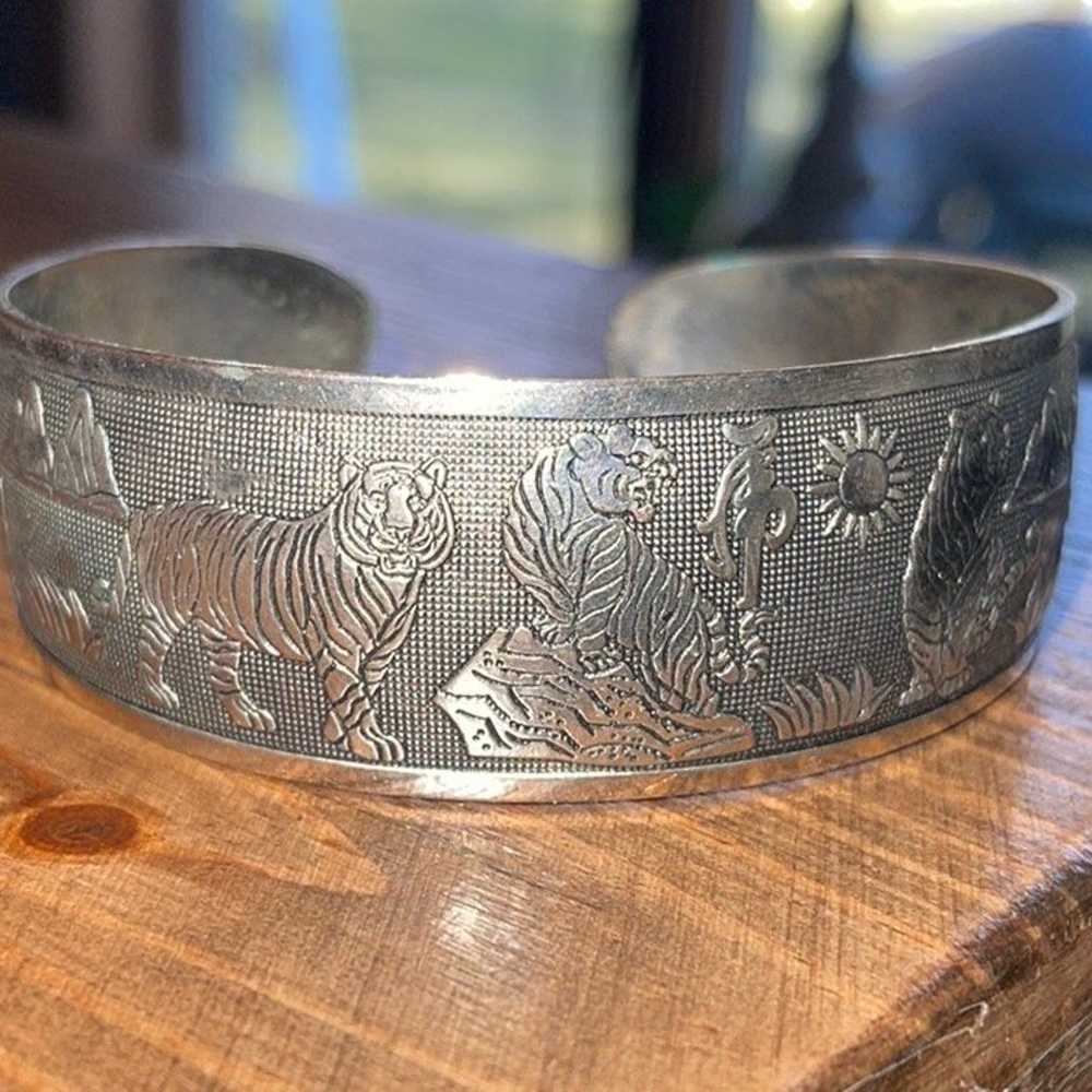 Vintage Metal/Silver Tiger Engraved Bracelet - image 1