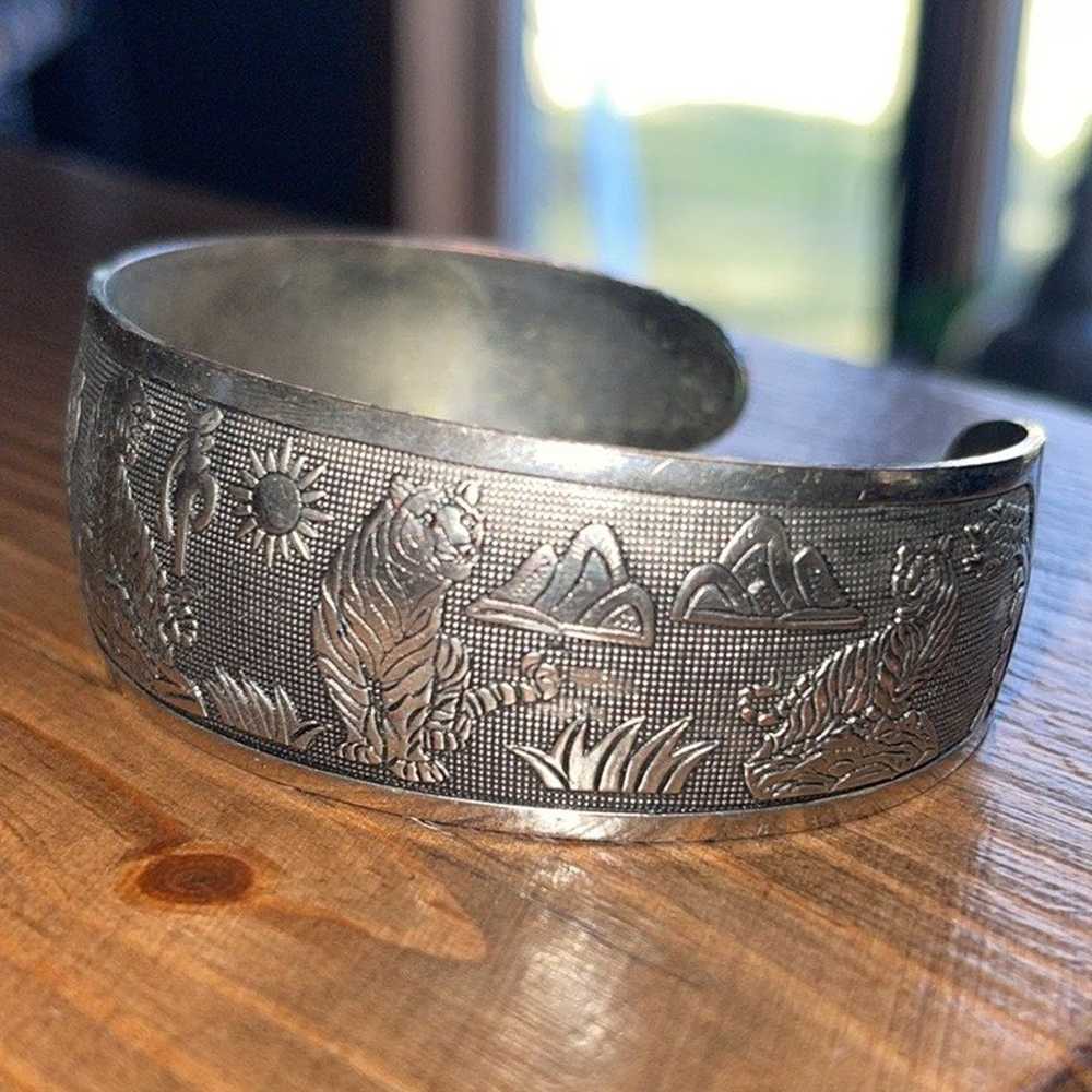 Vintage Metal/Silver Tiger Engraved Bracelet - image 2