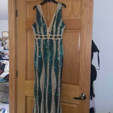 Gorgeous Mermaid Style Prom Dress size large - image 1