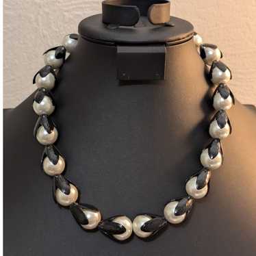 Vintage Chunky Pearl Bead & Black Sepals Calyx Ch… - image 1