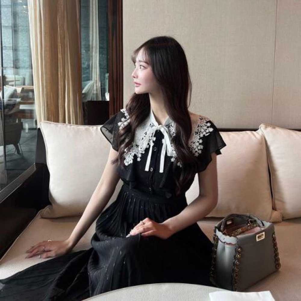 Cheek dot chiffon lace collar one-piece dress. - image 1