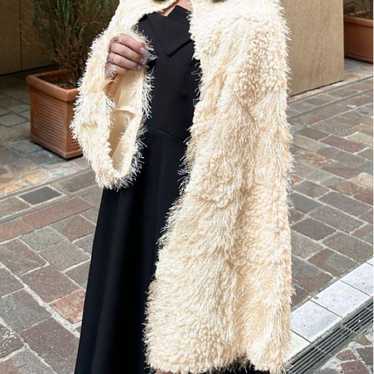 Cream-colored faux fur short cardigan