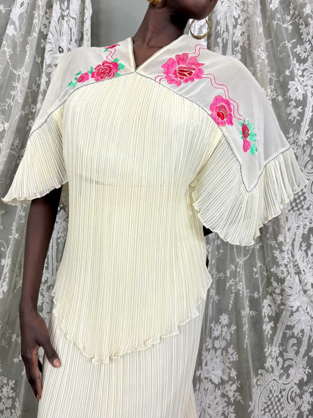 Janice Wainwright, 70s floral pleated blouse and … - image 7