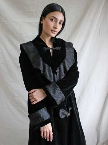 20s Ribbon Trimmed Velvet Coat