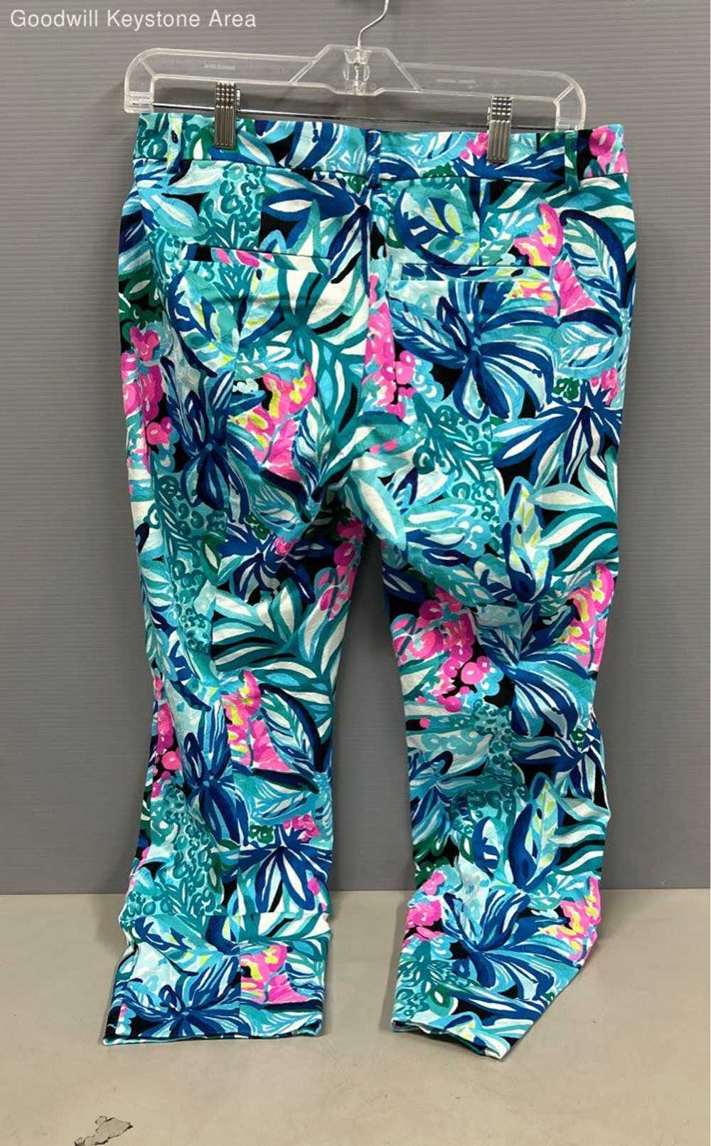 Women's Lilly Pulitzer Tropical Print Capri Pants… - image 2