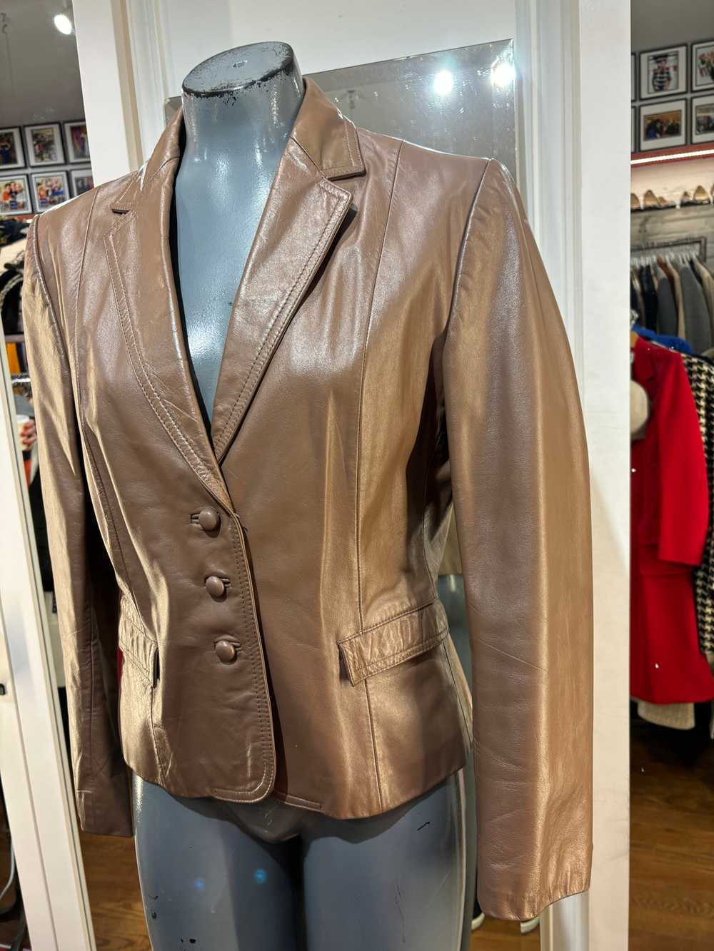 80’s light Brown 3 Button Short Leather Jacket By… - image 5