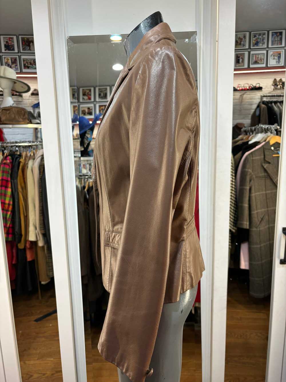 80’s light Brown 3 Button Short Leather Jacket By… - image 6