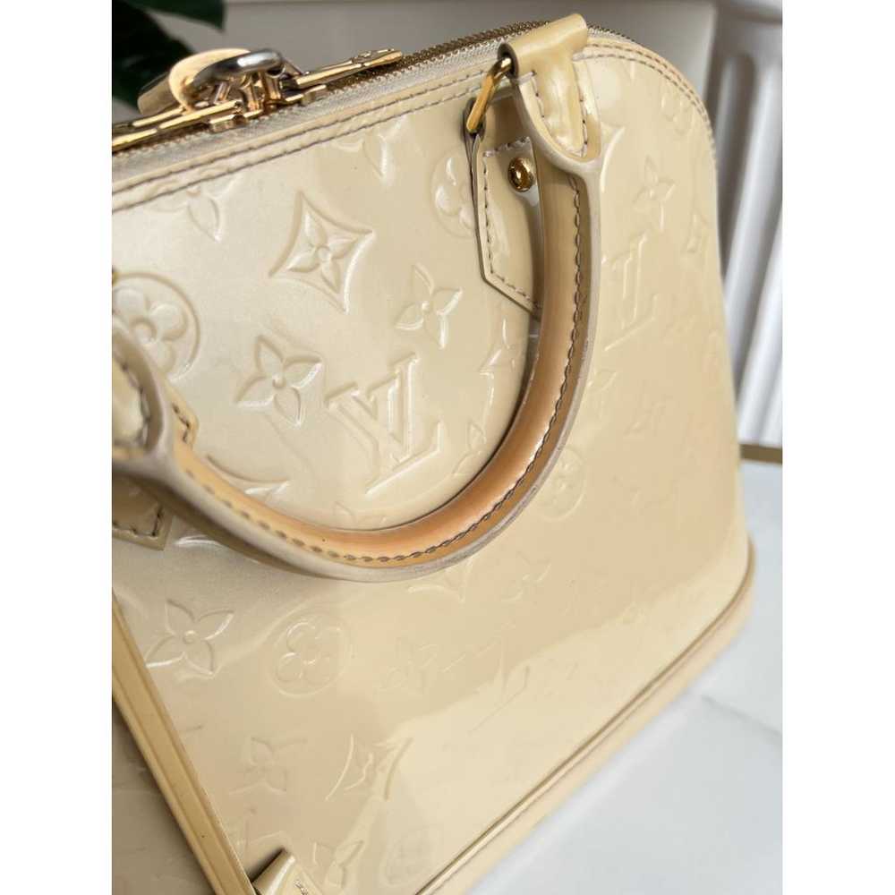 Louis Vuitton Alma leather handbag - image 9