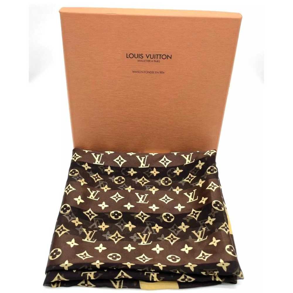 Louis Vuitton Châle Monogram shine silk scarf - image 2