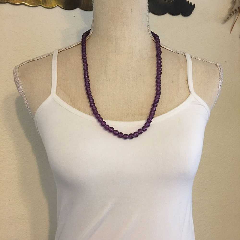 Vintage Vintage purple round resin bead necklace - image 3