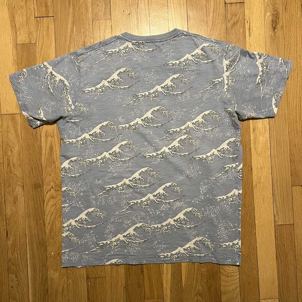 Uniqlo Uniqlo Hokusai Blue Mens T Shirt Wave T Sh… - image 3