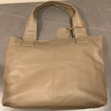 Zucchero Filato Soft Cow Leather Lightweight Tote… - image 1