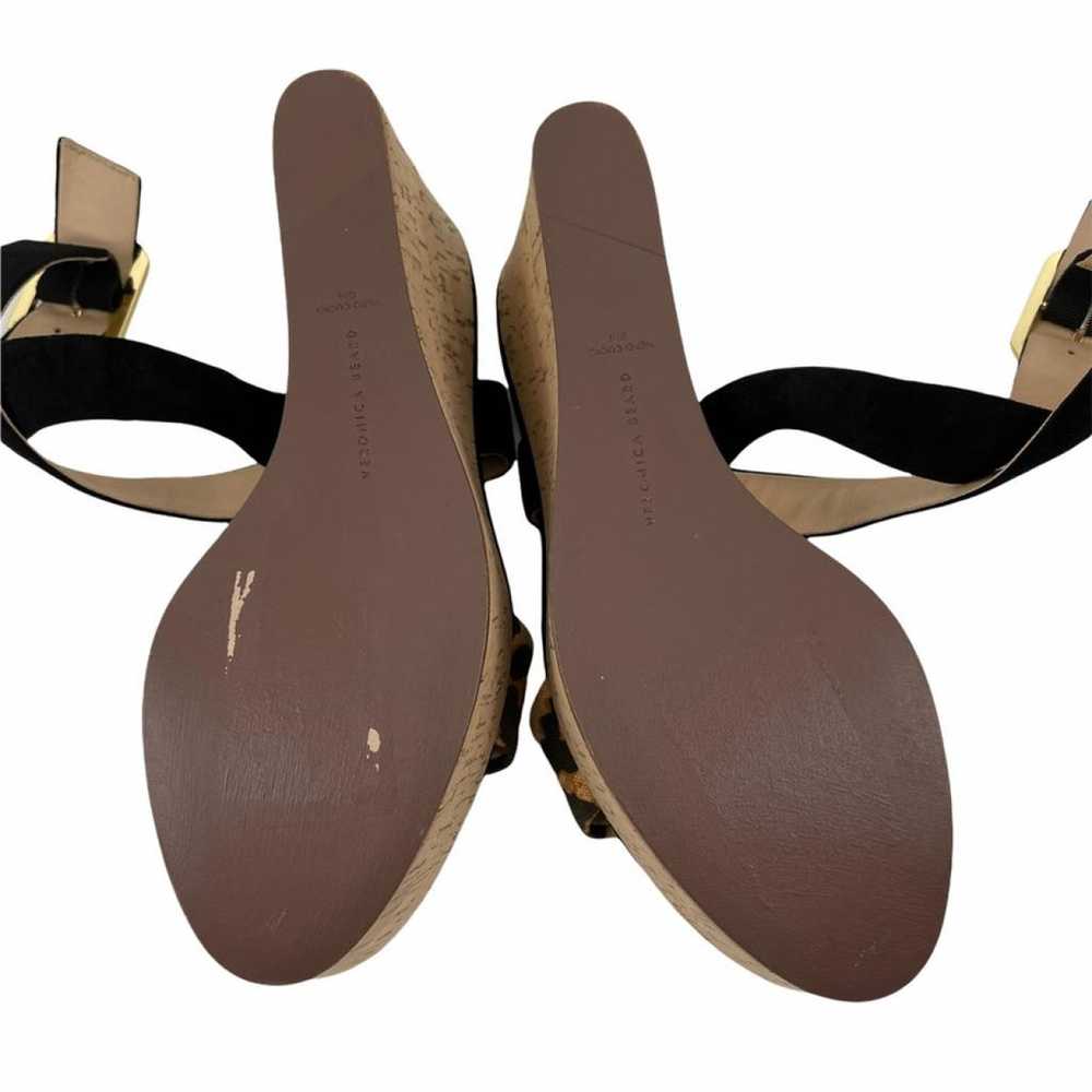 Veronica Beard Sandal - image 5