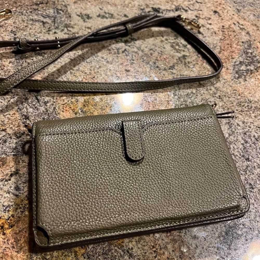 Authentic MIchael Kors phone bad - image 4