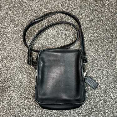 Vintage Coach 9817 crossbody bag