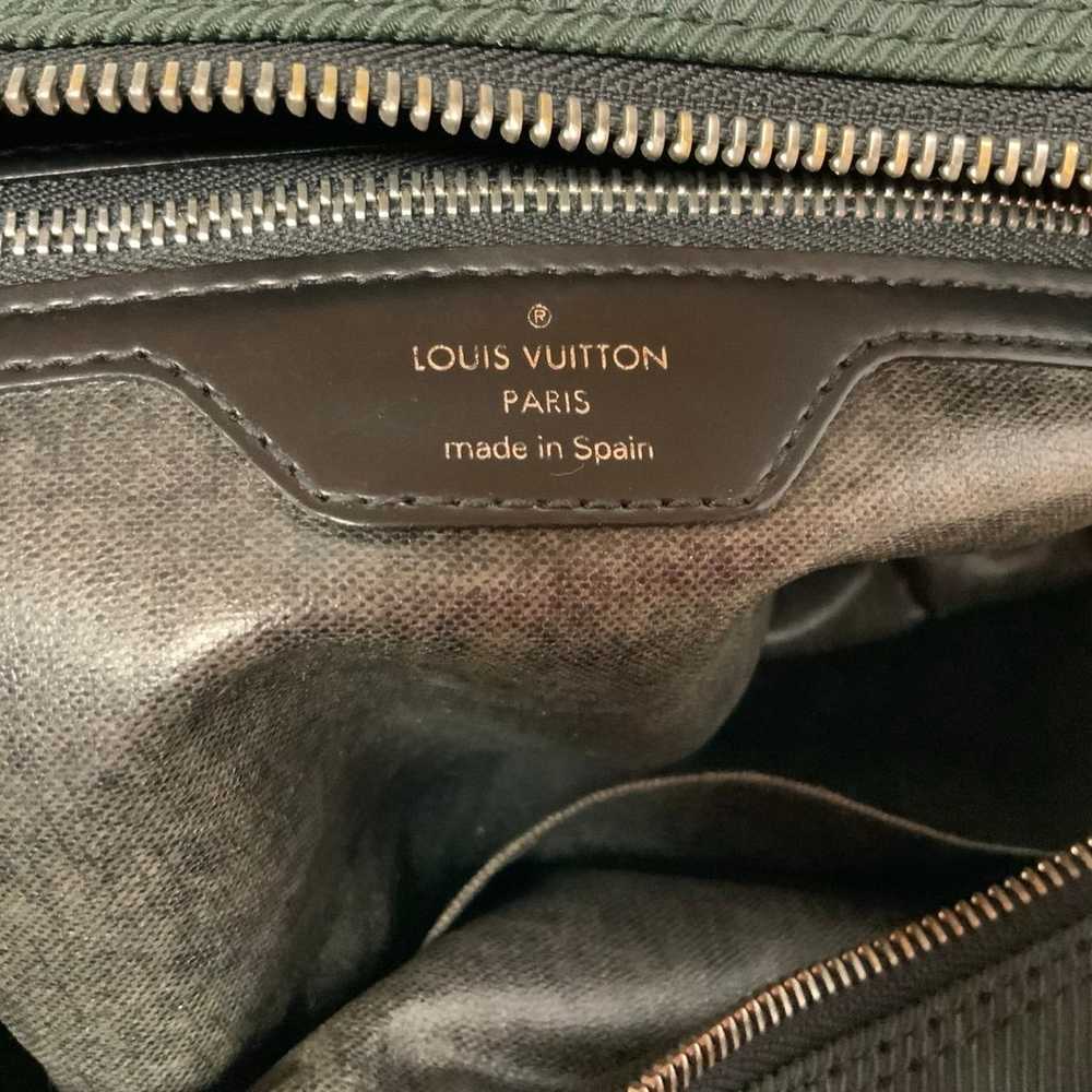 Louis Vuitton Taiga Palana pouch - image 11