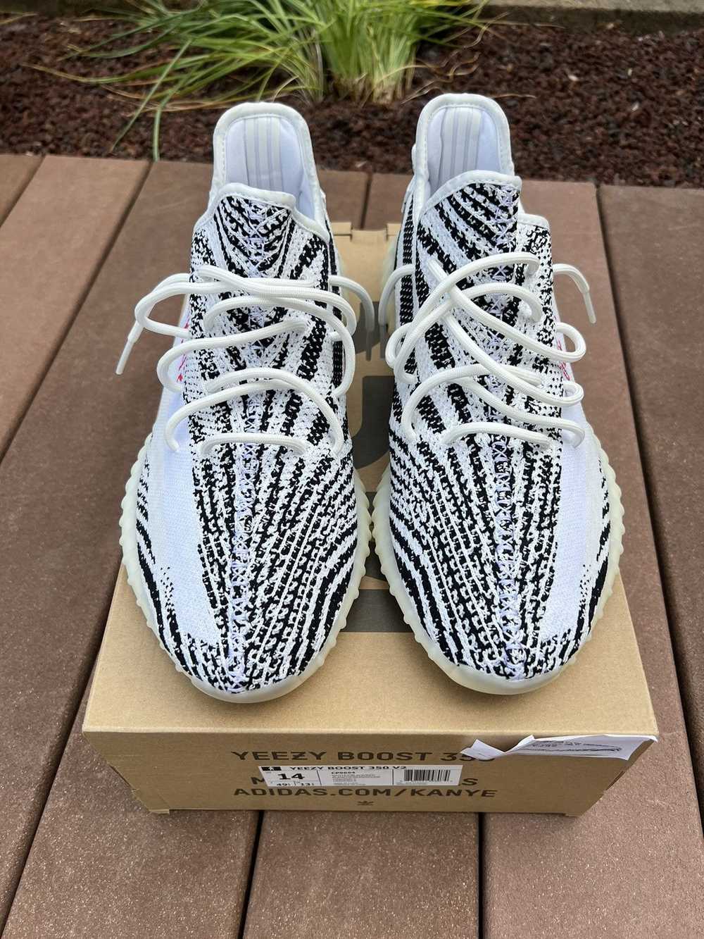 Adidas Yeezy 350 v2 zebra worn once - image 3