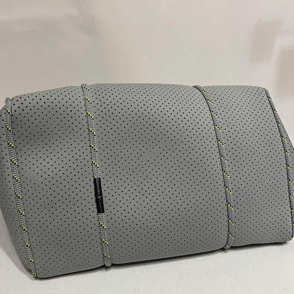 ✨Like New✨ State of Escape Neoprene Bag Grey/Yell… - image 6