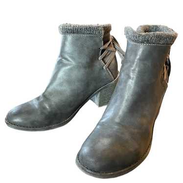 Roxy Dakota Gray Faux Leather Ankle Boots Size 9.5 - image 1