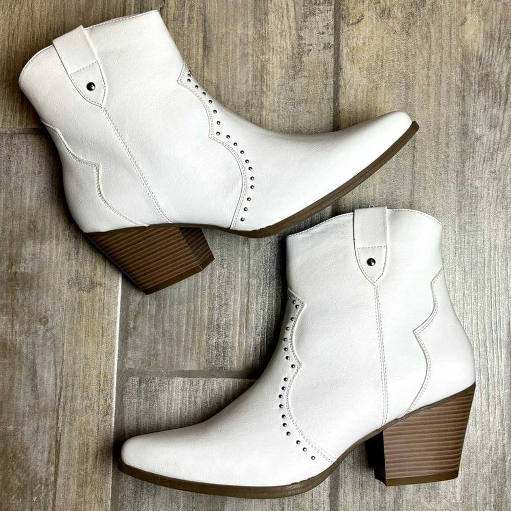 CentroPoint White Studded Women Western Cowboy Bo… - image 1