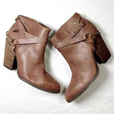 Very Volatile Brown Leather Booties