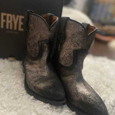 Frye Short Billy Boots