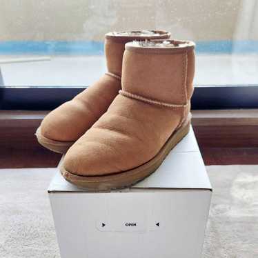 UGG Classic Mini