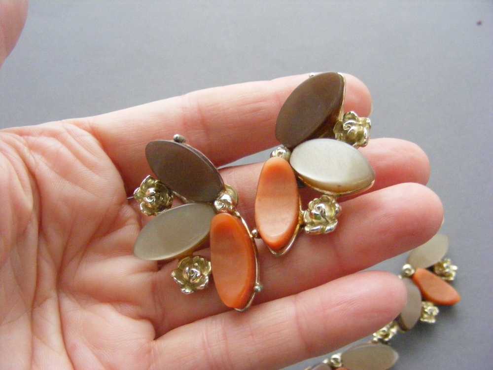 50s Thermoplastic 3pc Necklace Earrings Autumn Co… - image 3