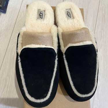 Like-new UGG Australia LANE