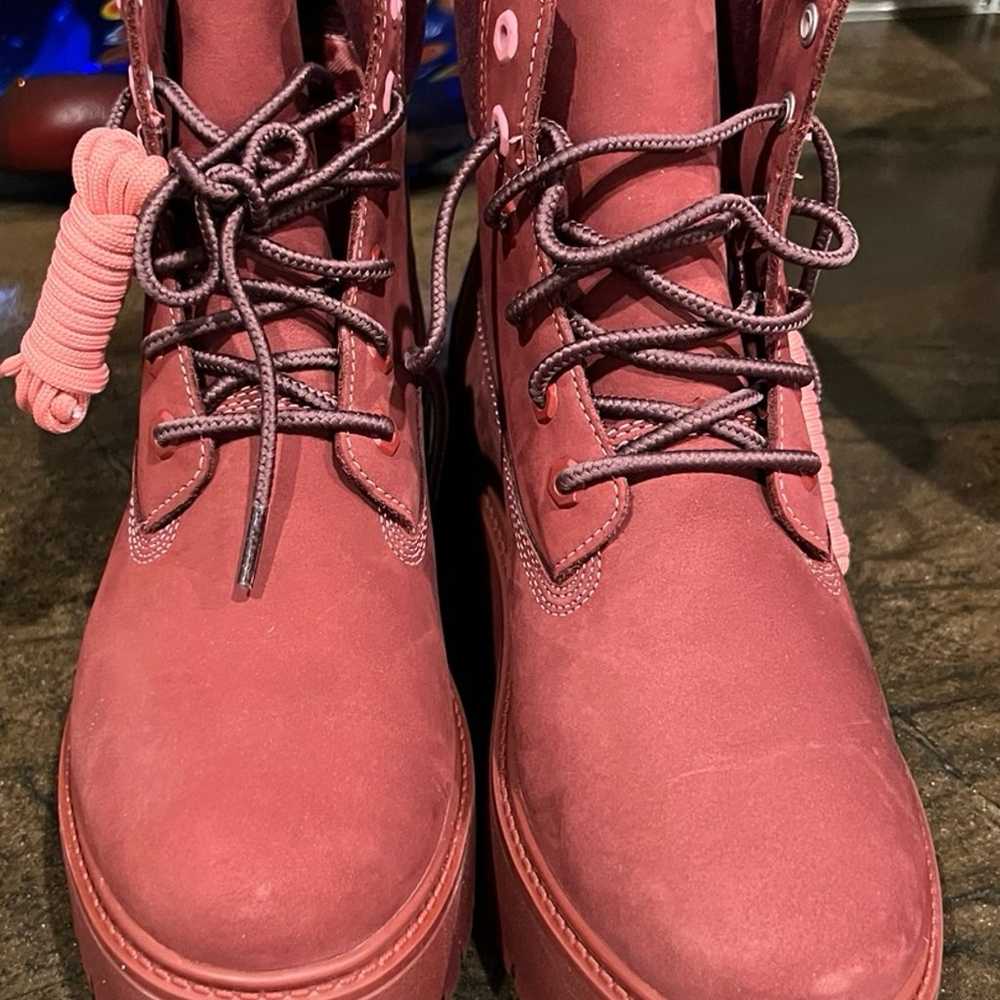 Women’s Boots Timberland Size 9 - image 2