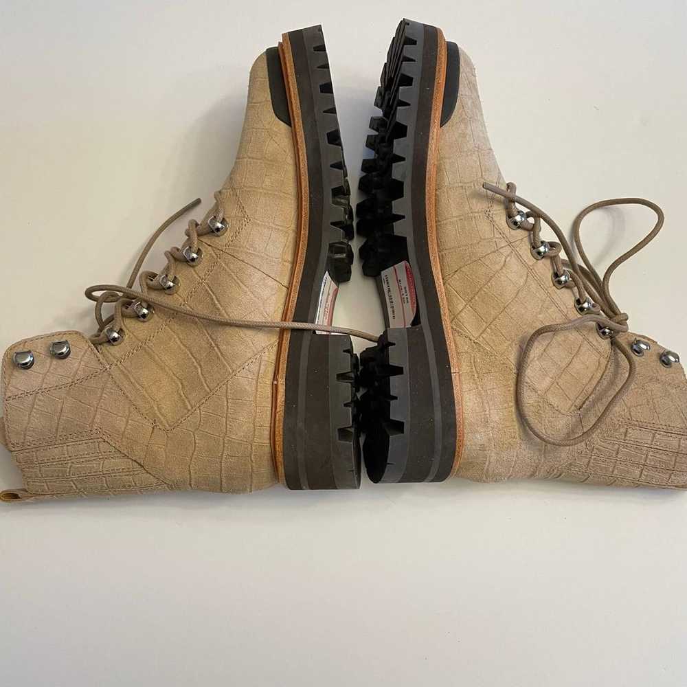 NWOT Marc Fisher Izzie 2 Leather Combat Alligator… - image 8