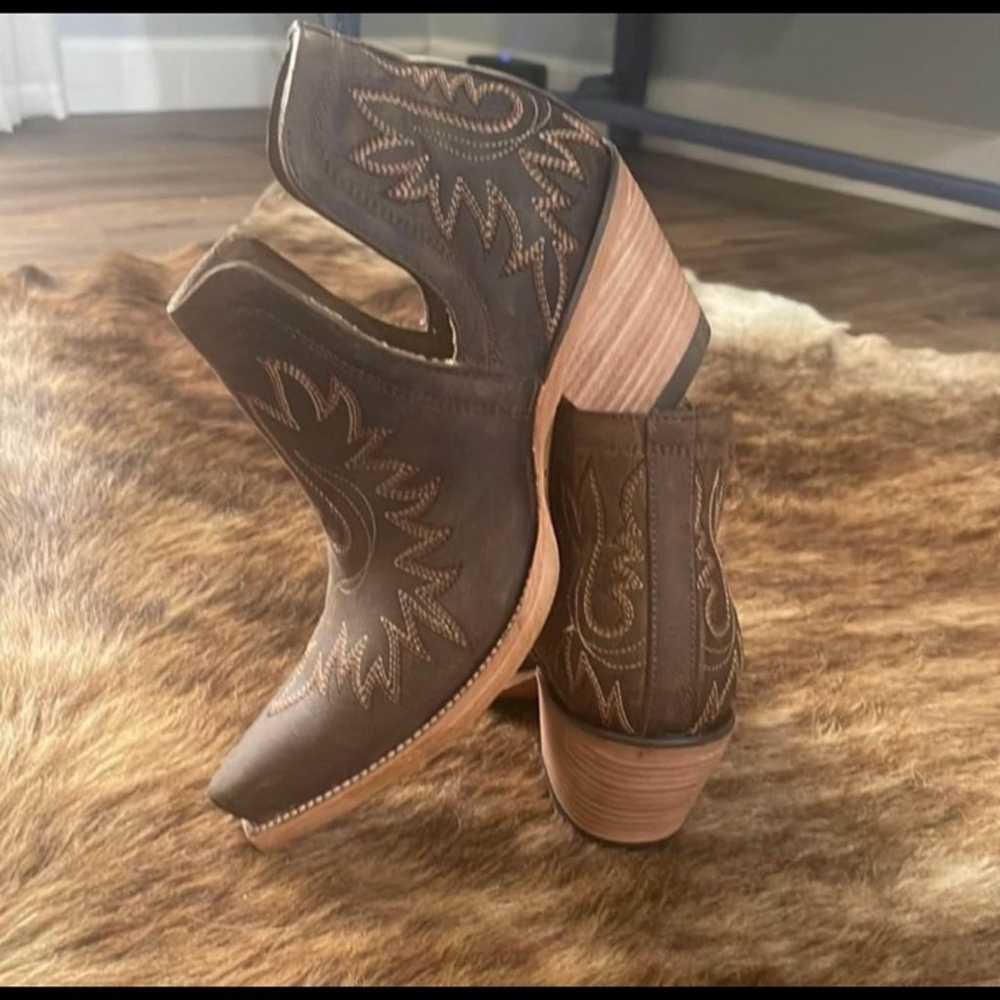 Ariat Booties ( like New) - image 1