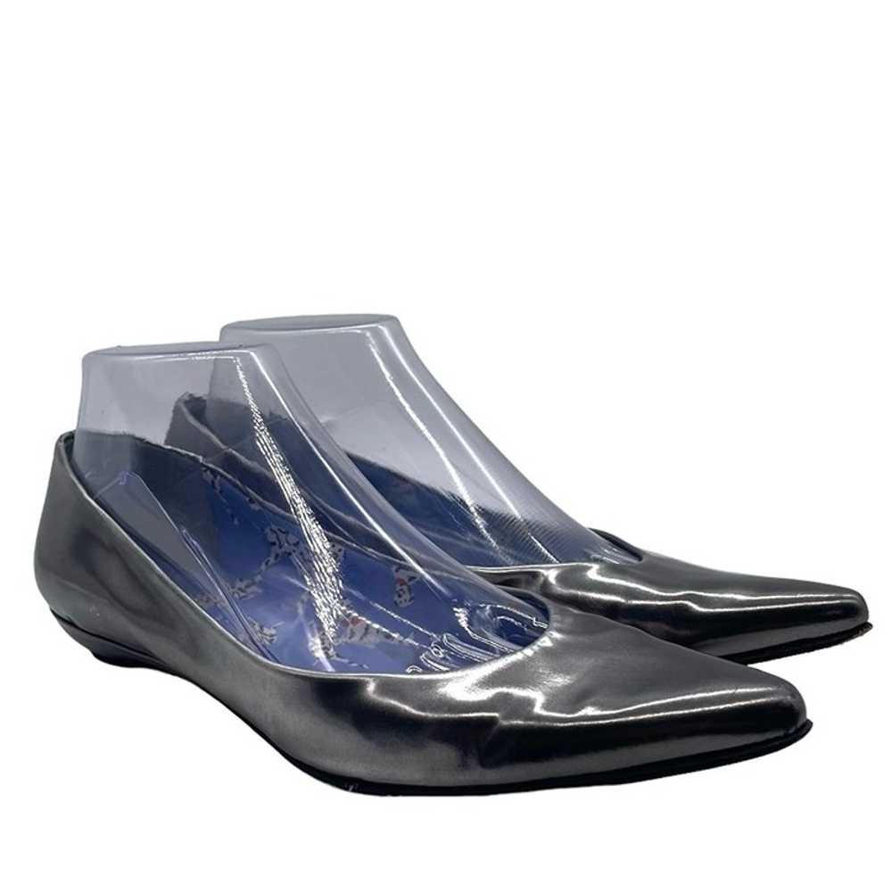 STUART WEITZMAN Metallic Silver Mirror Leather Fl… - image 2